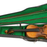 Geige mit 2 Bögen im Kasten - photo 1