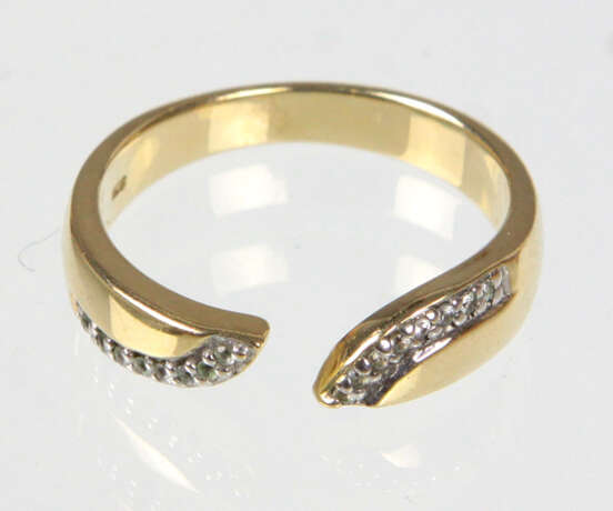 Ring mit weißen Saphiren - Gelbgold 375 - Foto 1