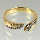 Ring mit weißen Saphiren - Gelbgold 375 - фото 1