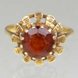Ring mit rubinfarbenem Besatz - Gelbgold 585 - Foto 1