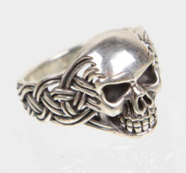 Skull Ring