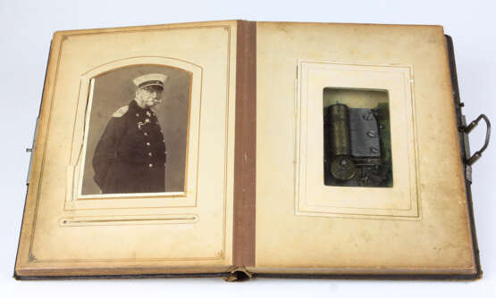 Historismus Fotoalbum mit Walzenuhr - photo 2