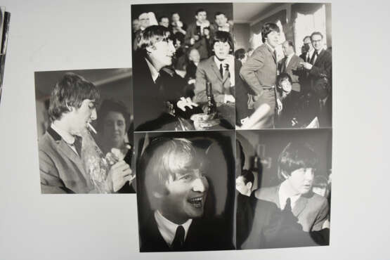 THE BEATLES- PHOTOGRAPHS 6: "Press Conference Premiere of A Hard Day´s Night", SW-Abzüge auf Fotopapier, Liverpool 1964 - фото 5