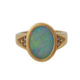 Ring mit Opal und kleinen Brillanten, - Foto 1