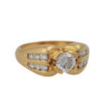 Ring mit Brillanten, zusammen ca. 1,01 ct (punziert), - photo 2