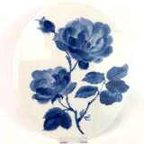 Wandplatte / Zierplatte: Dekor "Rose in Kobaltblau". Inglasur durch Einsinkfarbe!! Wolfram Leonhardi, Meissen - Unikat! - фото 1