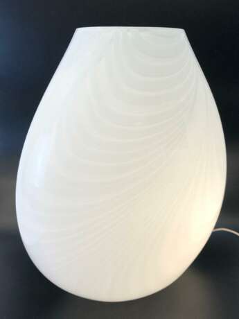 Glaslampe / Glasvase: "Voltolina". Murano, Handarbeit, sehr schön. Weiß. - Foto 2