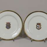 Zwei Teller mit Wappen und Goldrand - photo 1