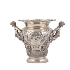 Изящная серебряная ваза/кашпо с литыми фигурами