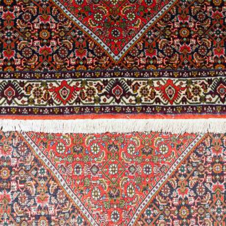 Zwei Orientteppiche. BIDJAR/IRAN, 20. Jahrhundert. - фото 4