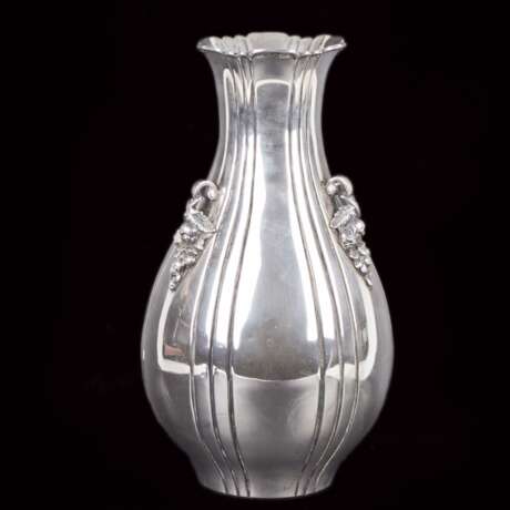 Серебряная ваза с флоральными мотивами - Foto 1