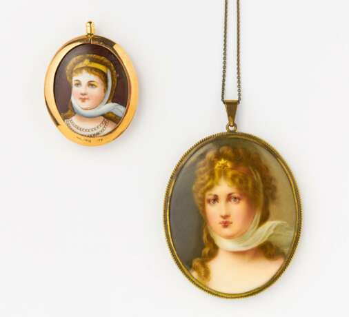 Germany. 2 Medaillons mit dem Portrait von Königin Luise von Preußen - photo 1
