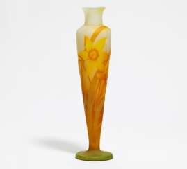 Vase mit Osterglocken