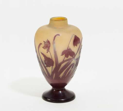 Gallé, Эмиль. Kleine Vase mit Blumendekor - фото 2