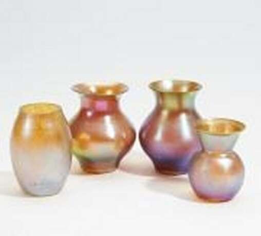 Different origin, including WMF. Geislingen. 4 kleine Vasen mit irisierendem Dekor - photo 2