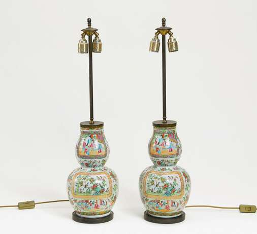 Paar Vasen als Lampen montiert - Foto 1