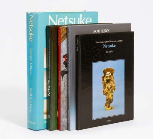 Fünf Fachbücher zu Netsuke, Inrô und Lack - фото 1
