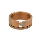 Ring mit größerem Brillanten und feiner Brillantlinie zusammen ca. 0,27 ct, - photo 1