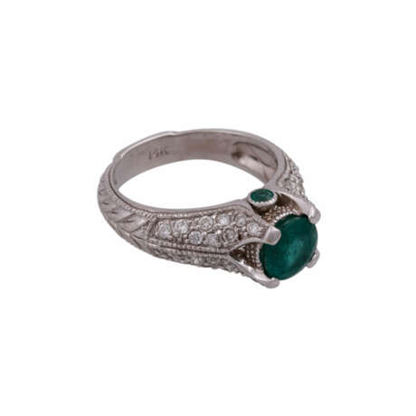 Ring mit Smaragd ca. 1,10 ct, - Foto 2