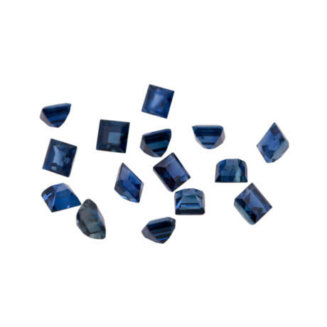 Konvolut 15 blaue Saphircarrés, zusammen ca. 3,9 ct, - фото 2