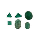 Konvolut 6 Smaragde zusammen ca. 2,2 ct, - фото 1