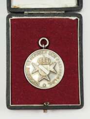 Baden: city fire Department in St. Georgen, Freiburg i. B., medal for 15 years of service, in a case.