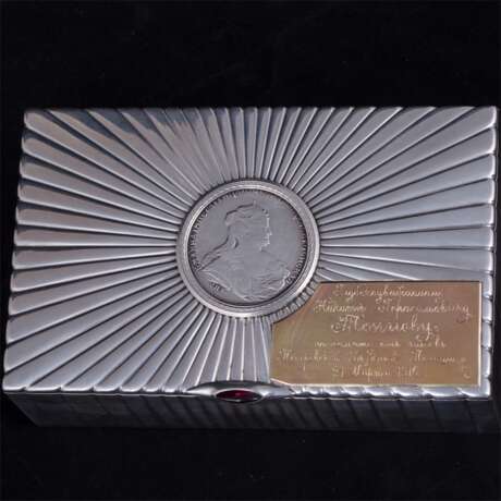 Русская сигарная коробка с монетой Екатерины 2 - фото 2