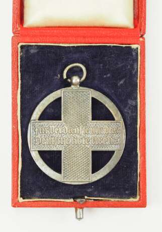Deutsches Rotes Kreuz, 3. Modell (1937-1939), Medaille des Deutschen Roten Kreuzes, im Etui. - фото 3