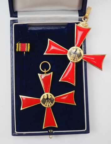 Bundesverdienstorden, Großes Verdienstkreuz und Verdienstkreuz am Bande. - фото 1