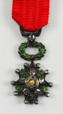 Frankreich: Orden der Ehrenlegion, 9. Modell (1870-1951), Ritterkreuz Miniatur - mit Diamant-Besatz. - photo 1