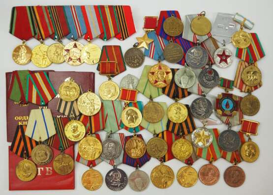 Sowjetunion: Lot Auszeichnungen. - Foto 1
