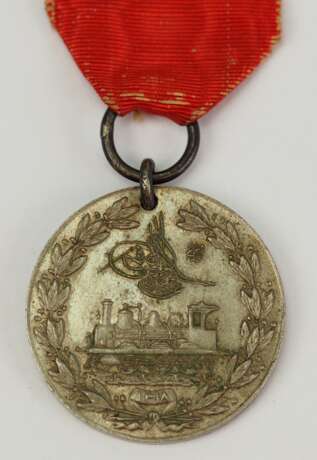 Türkei: Medaille zur Erinnerung an die Errichtung der Hedschas-Bahn, in Silber. - photo 1