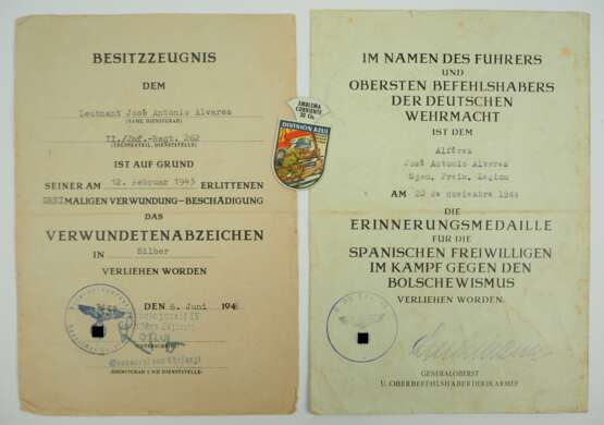 Urkundenpaar für einen Leutnant der Spanischen Freiwilligen Legion. - фото 1