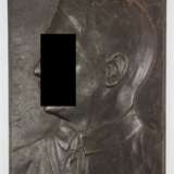 Adolf Hitler Eisenguss Plakette. - фото 1