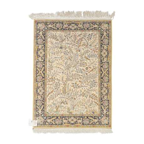 Orientteppich aus Seide. GHOM/PERSIEN, 20. Jahrhundert, 159x112 cm. - фото 2