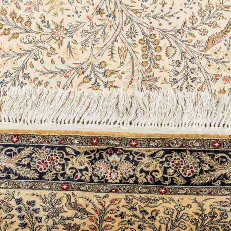 Orientteppich aus Seide. GHOM/PERSIEN, 20. Jahrhundert, 159x112 cm. - Foto 3