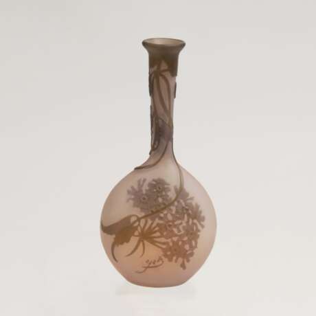 Kleine Gallé Solifleur-Vase mit Doldengewächs - photo 1