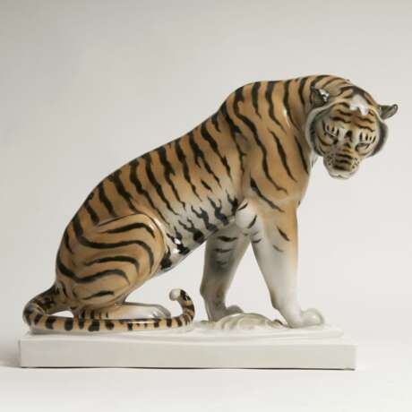Arthur Storch. Große Tierfigur 'Sitzender Tiger' - Foto 1
