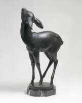 Große Tierbronze 'Stehendes Rehkitz'