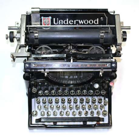 Underwood, - Foto 1