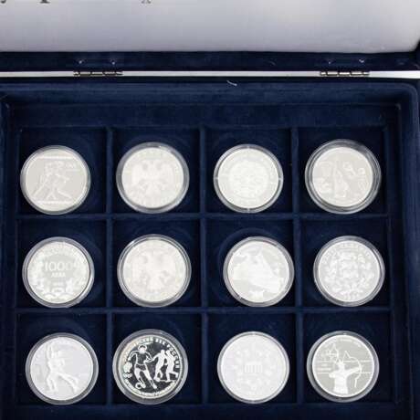 Schatulle mit diversen Münzen und Medaillen, - photo 2