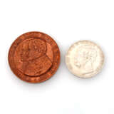 Kleines Konvolut aus 1 Medaille und 1 Münze, 19. Jahrhundert - bestehend aus - фото 1