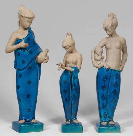 Drei große weibliche Statuetten - фото 1