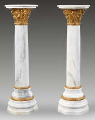 Paar große Napoleon III-Ziersäulen