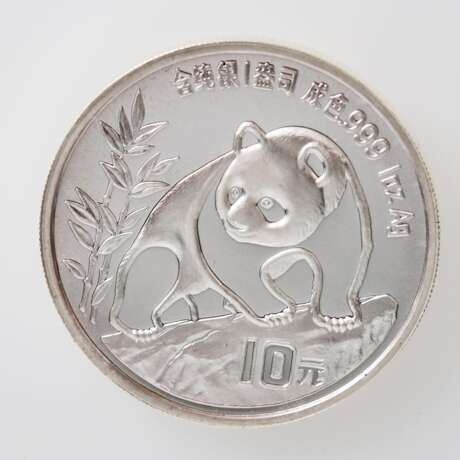 China - 10 Yuan 1990, Panda beim Besteigen eines Felsens, - photo 2