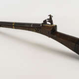 Orientalisches Steinschlossgewehr mit Bein- und Messingeinlagen - photo 4