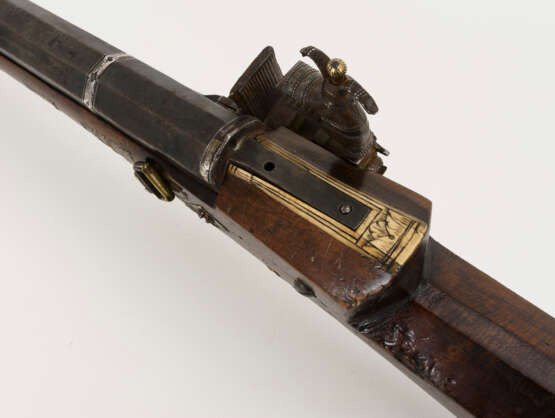Orientalisches Steinschlossgewehr mit Bein- und Messingeinlagen - Foto 7