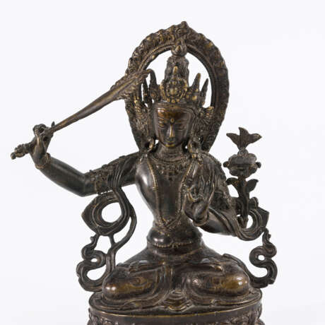 2 Buddhafiguren mit Instrument und Lanze - photo 3