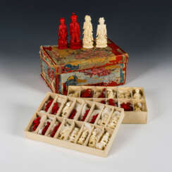 Elfenbein-Schachfiguren in originaler Box