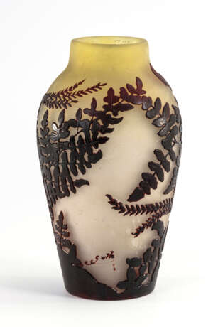 Jugendstil-Vase mit Farndekor - фото 3